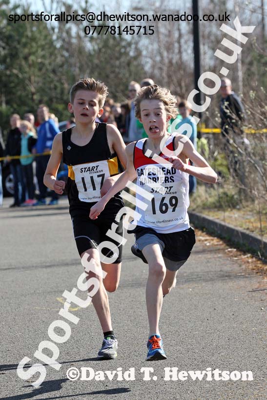 Under-13s boys and girls Elswick Harriers Good Friday Road Relays. Photo: David T. Hewitson/Sports for All Pics